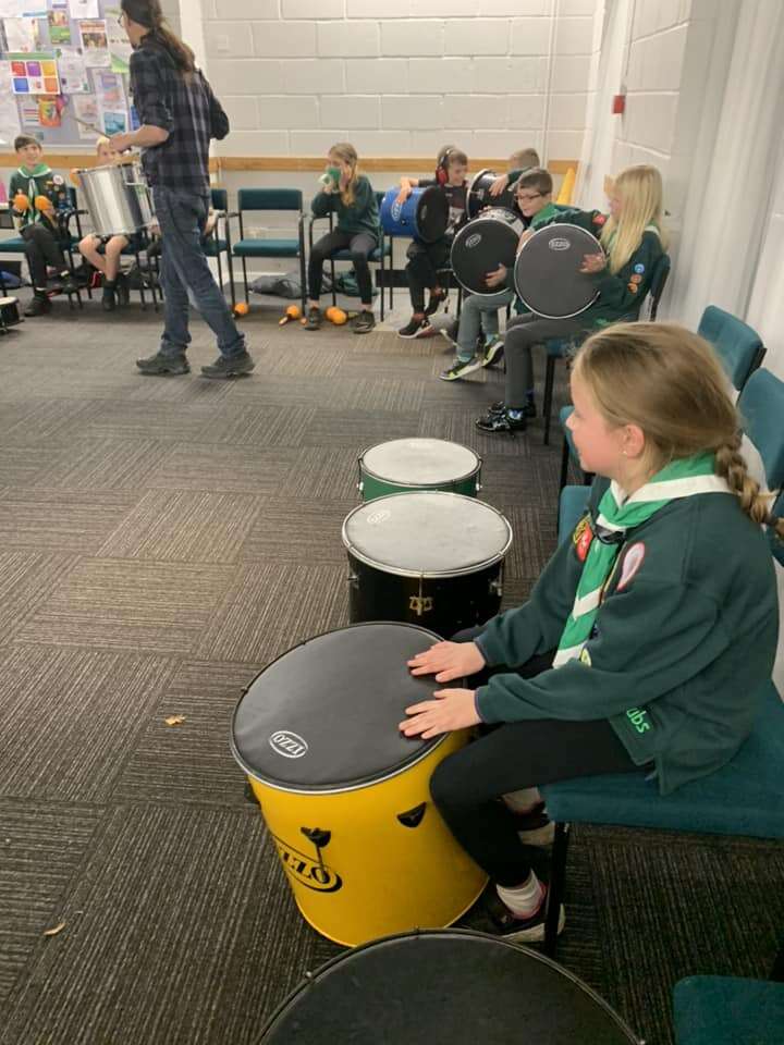 Cubs do Salsa drumming