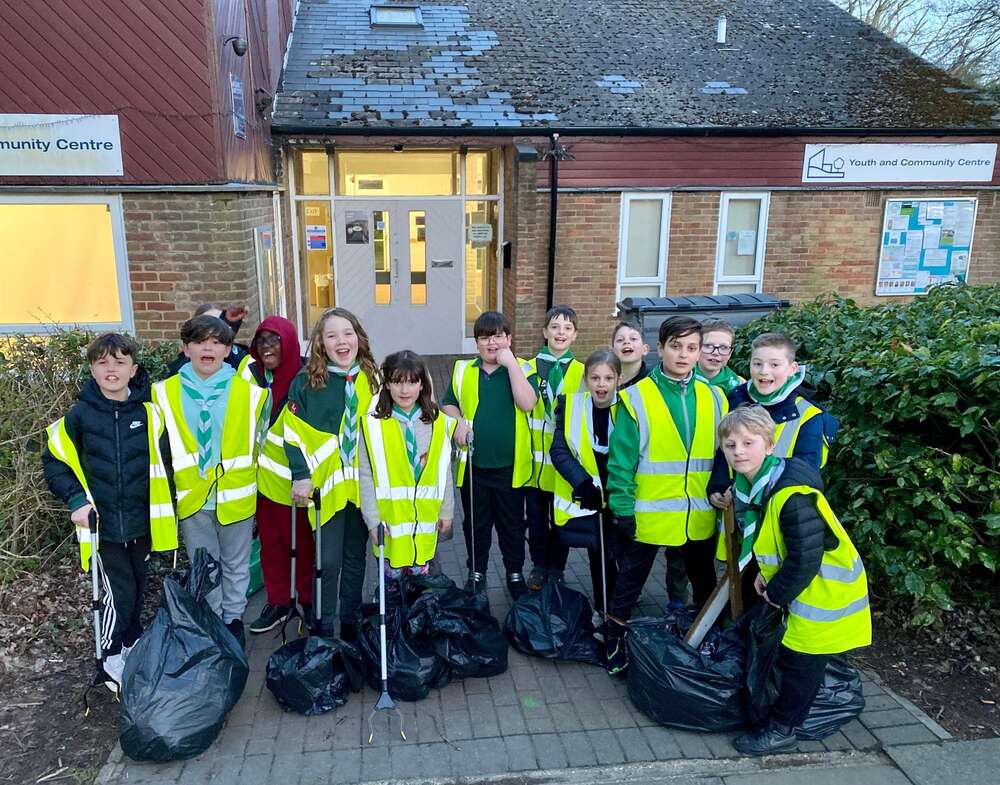 Cubs go litter picking