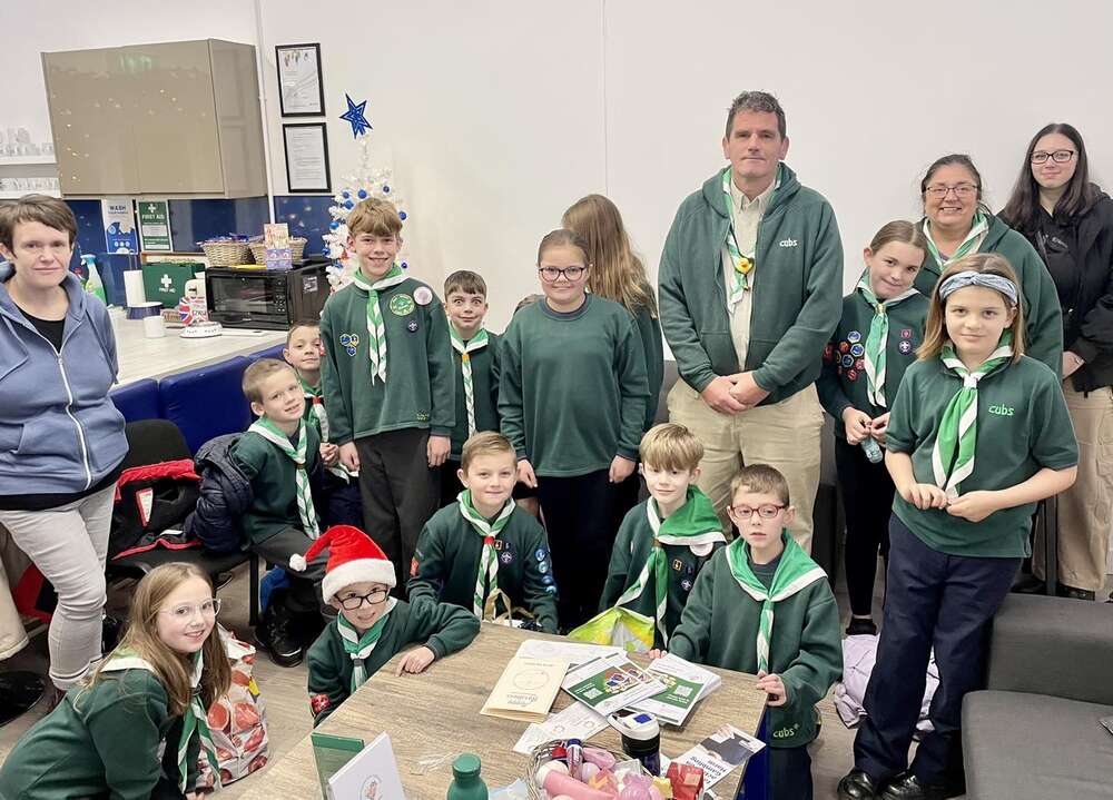 Cubs visit the Food bank